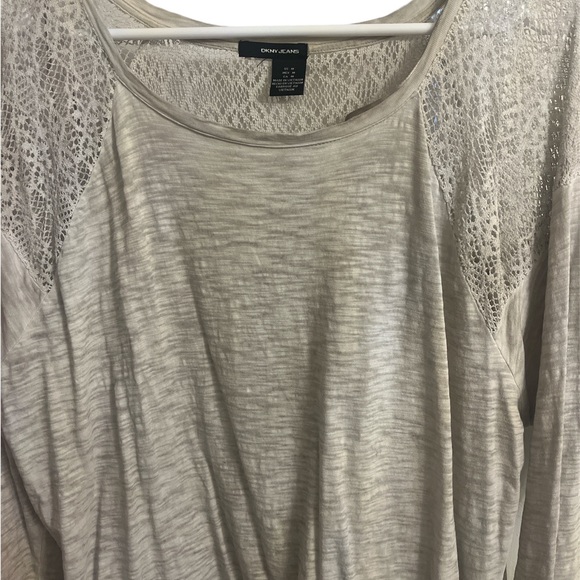 SALE!! DKNY JEANS LOOSE FIT TOP 🔥🔥🔥🔥 - Picture 2 of 7